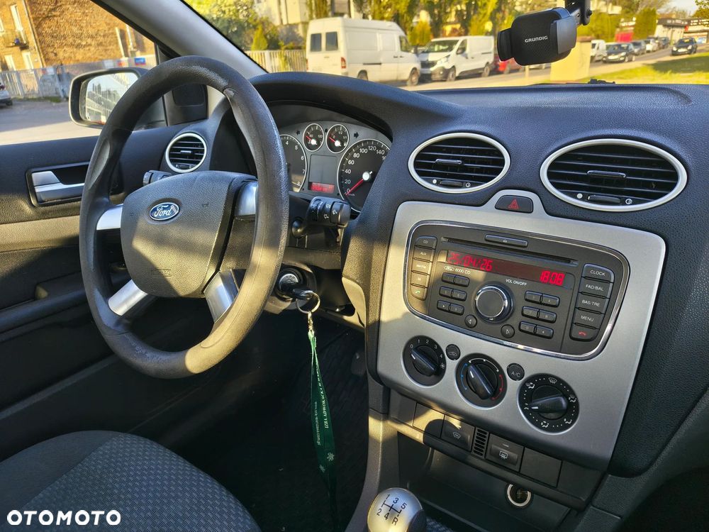 Ford Focus 1.6 Ambiente - 10