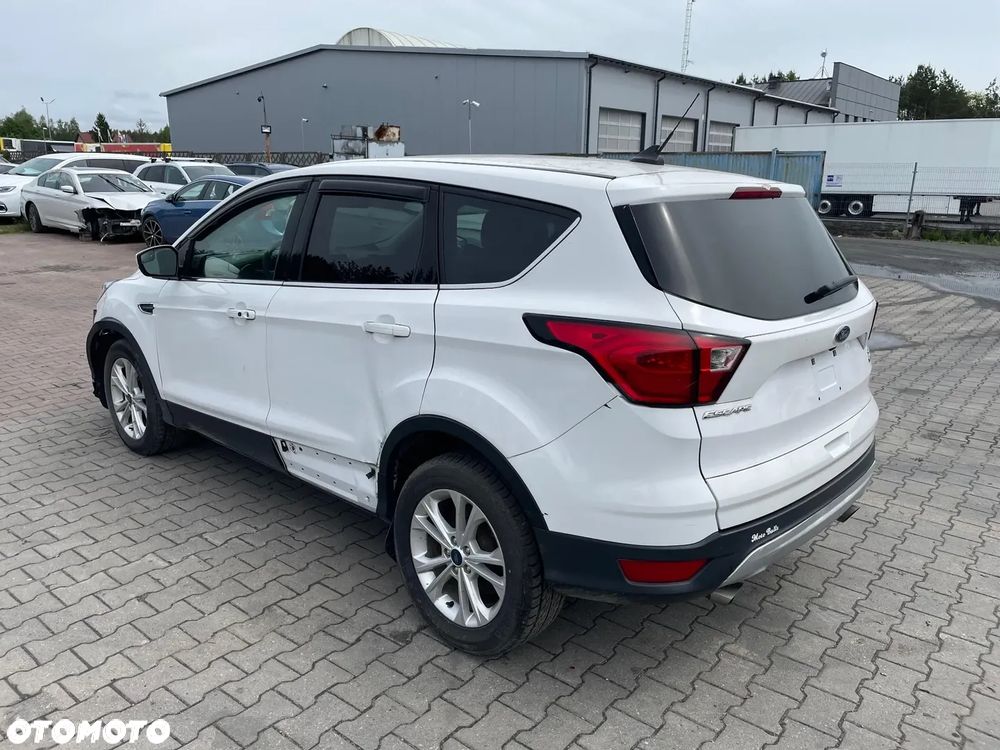 Ford Kuga - 3