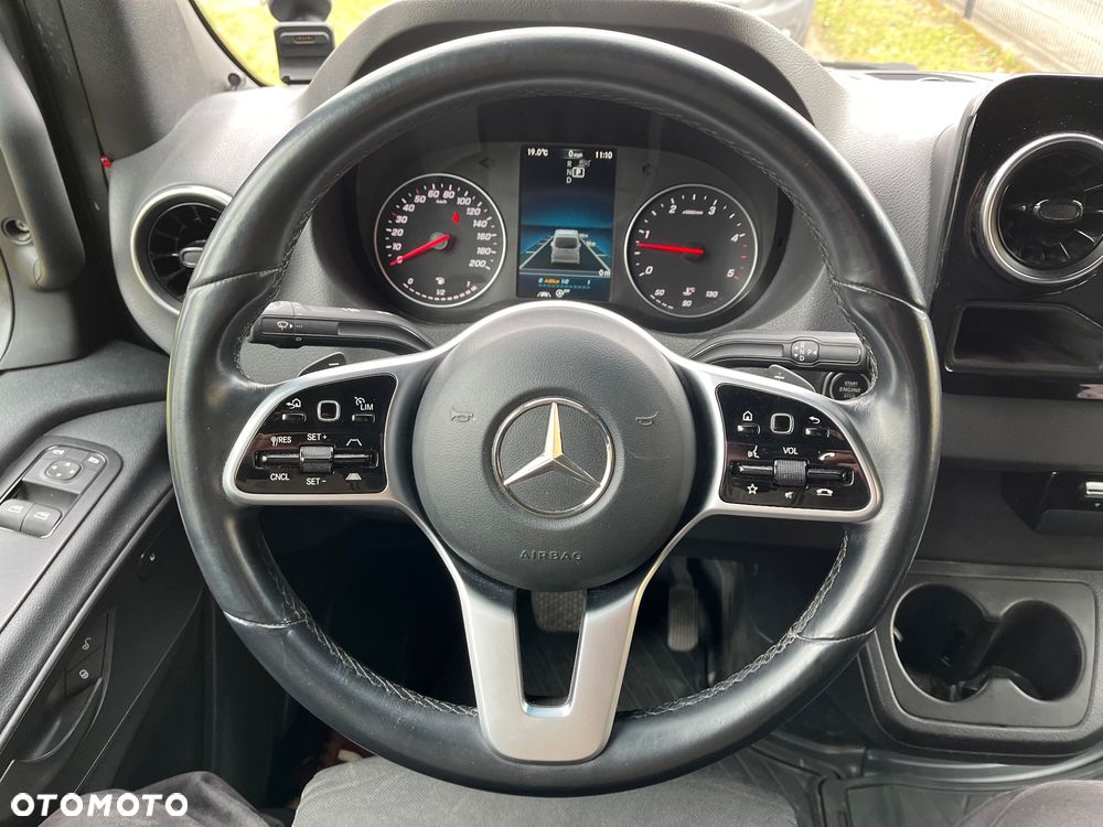 Mercedes-Benz SPRINTER - 12