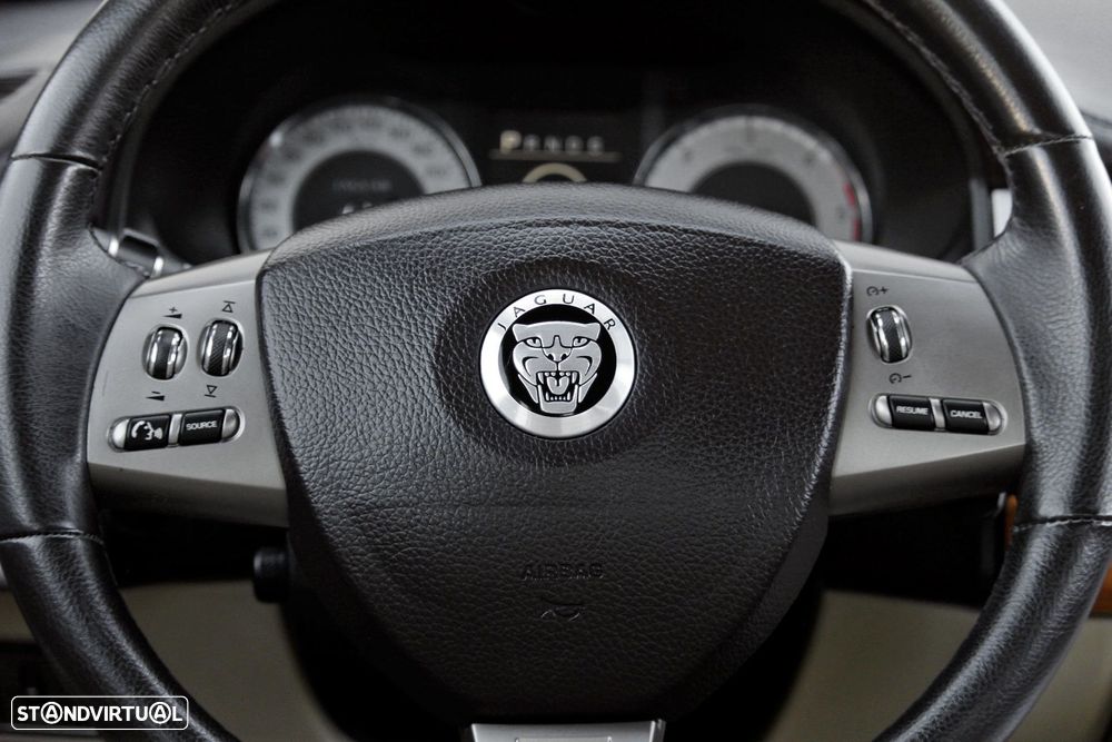 Jaguar XF 3.0 D V6 S Premium Luxury - 35