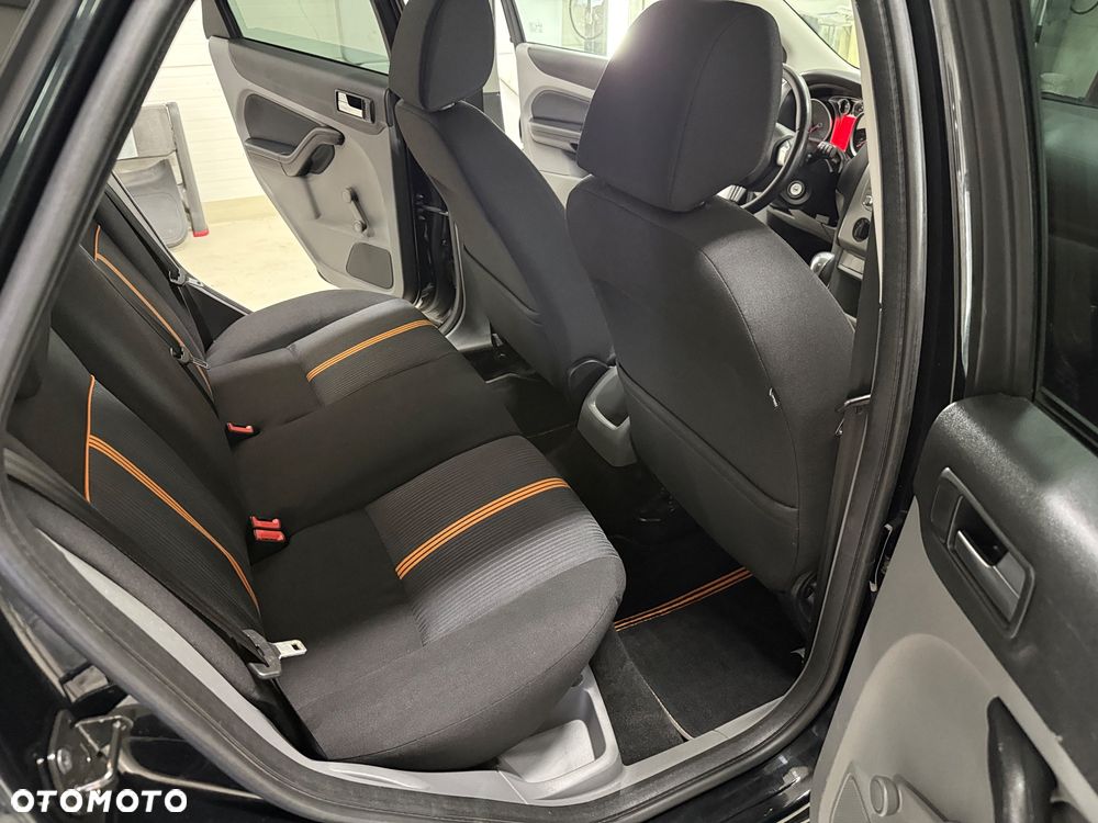 Ford Focus 1.6 16V Black Magic - 13
