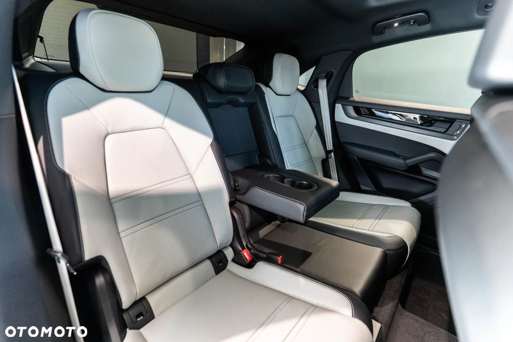 Porsche Cayenne Black Edition - 15