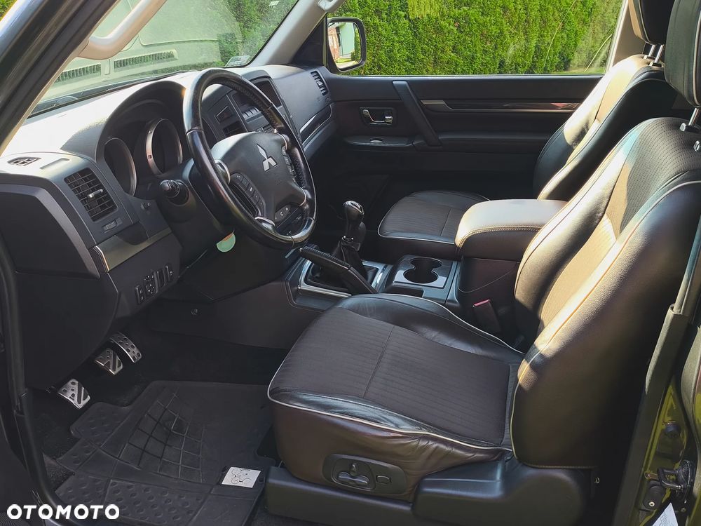 Mitsubishi Pajero 3.2 DI-D Intense - 19