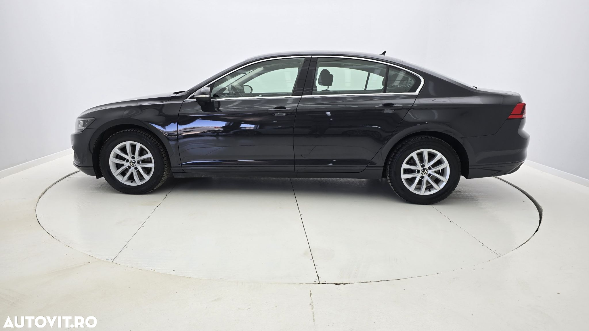 Volkswagen Passat - 9