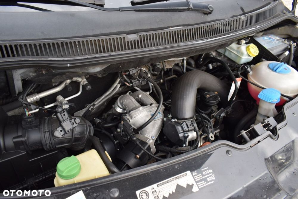 Volkswagen Caravelle - 13