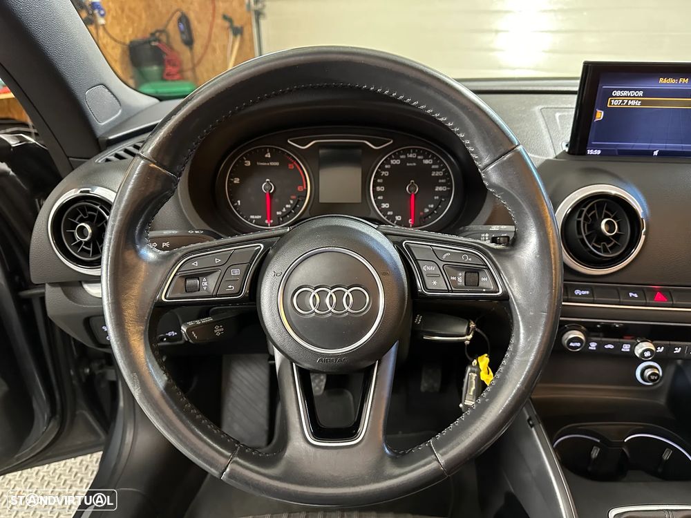 Audi A3 Cabrio 1.6 TDi S-line - 6