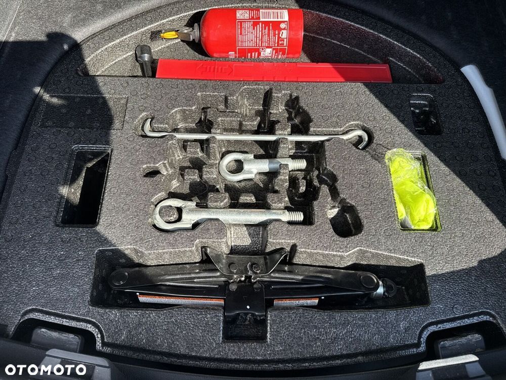 Toyota Corolla 1.8 Hybrid Active - 28