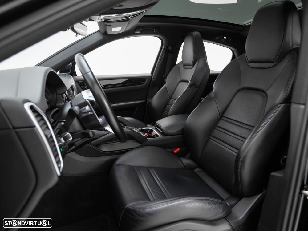 Porsche Cayenne Coupé E-Hybrid - 9