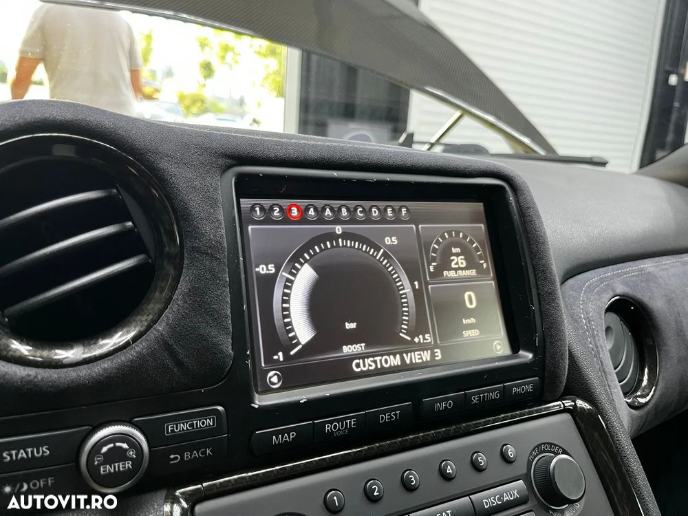Nissan GT-R Standard - 9
