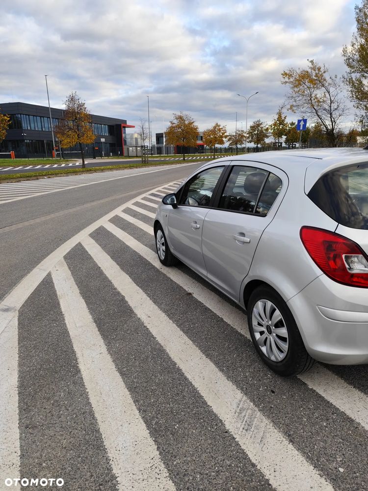 Opel Corsa 1.4 16V Enjoy - 3