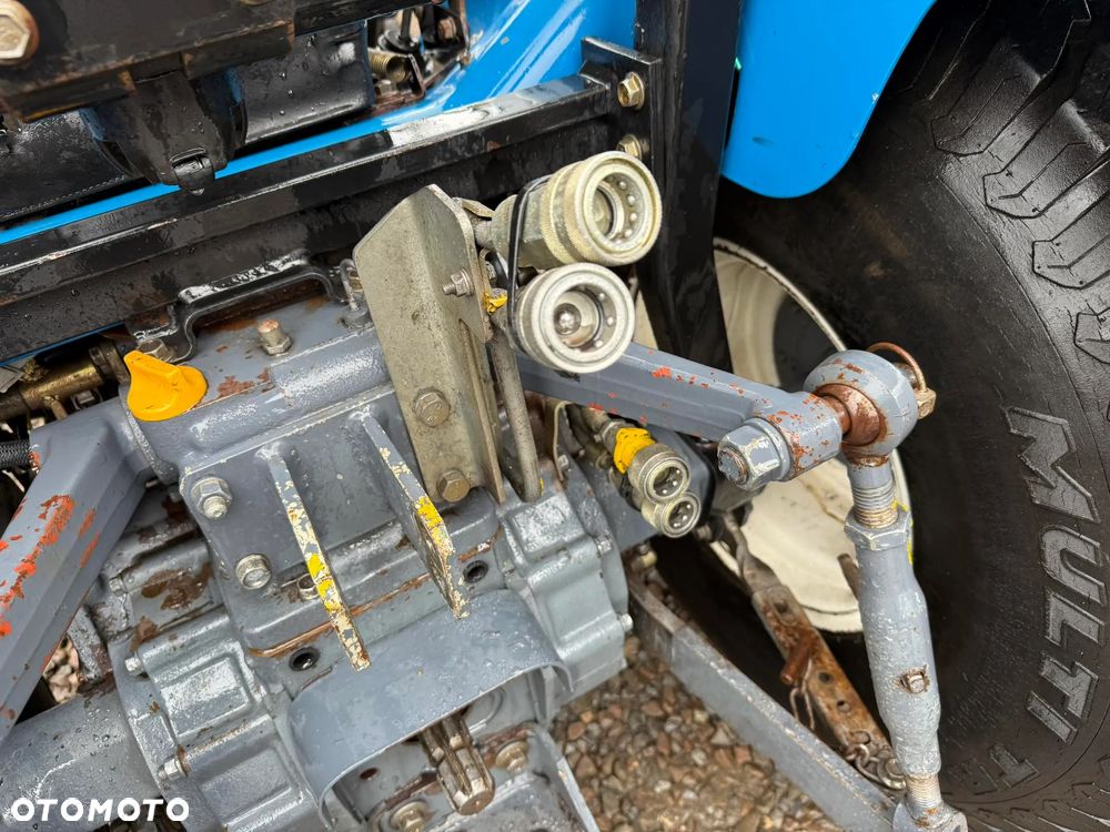 New Holland TC - 17