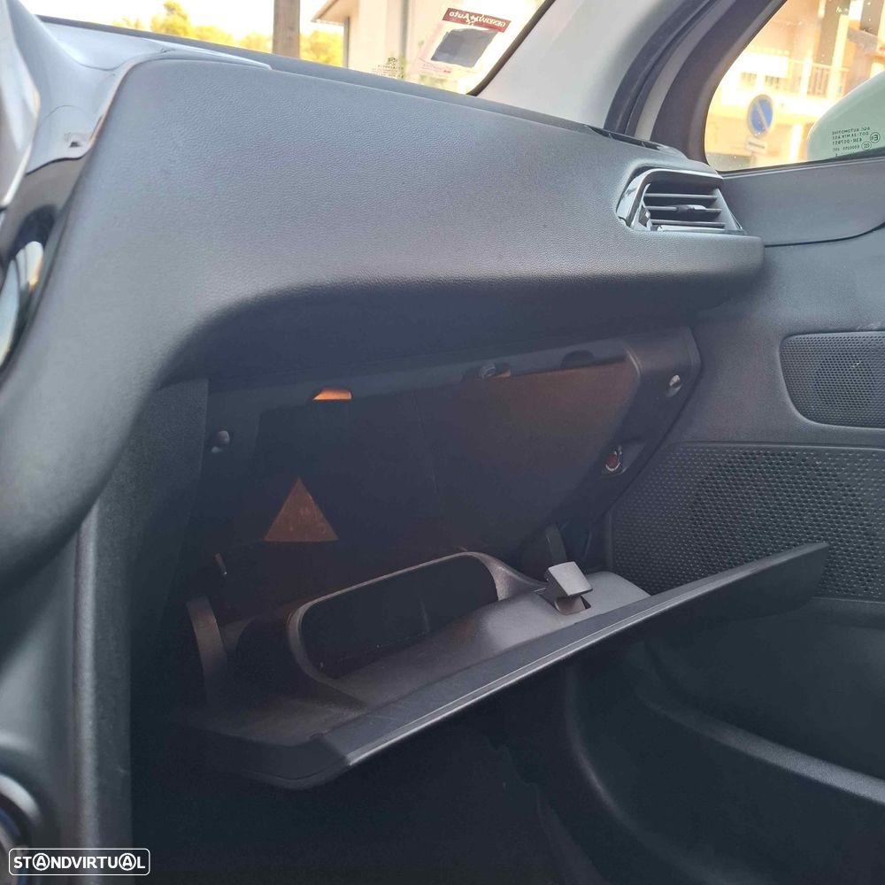 Peugeot 208 1.4 HDi Active - 23