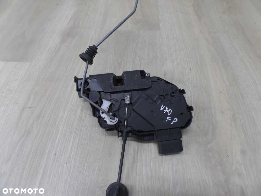 VOLVO S80 II V70 III 06-13 ZAMEK DRZWI PRZOD PRAWY 31253666 986895-104 - 3