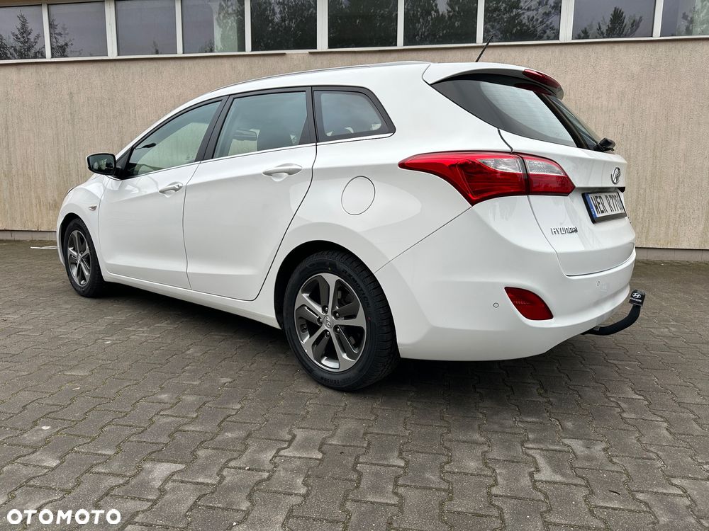 Hyundai i30 blue Kombi 1.6 GDi Passion - 4