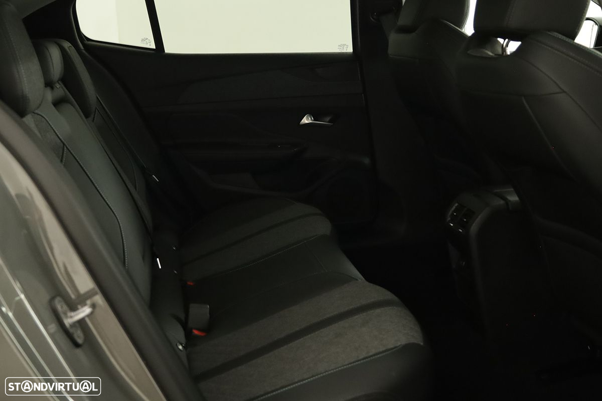 Peugeot 408 1.6 Hybrid Allure e-EAT8 - 22