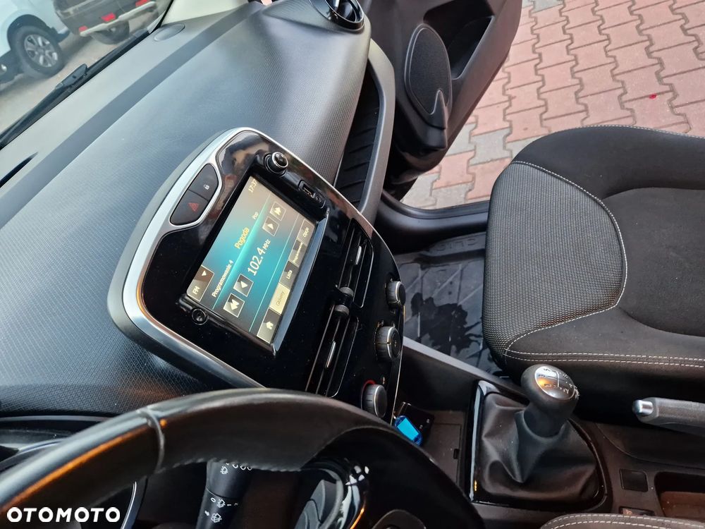 Renault Clio 1.2 16V Alize - 19