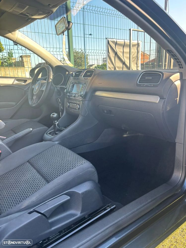 VW Golf 2.0 TDi DPF Comfortline - 17