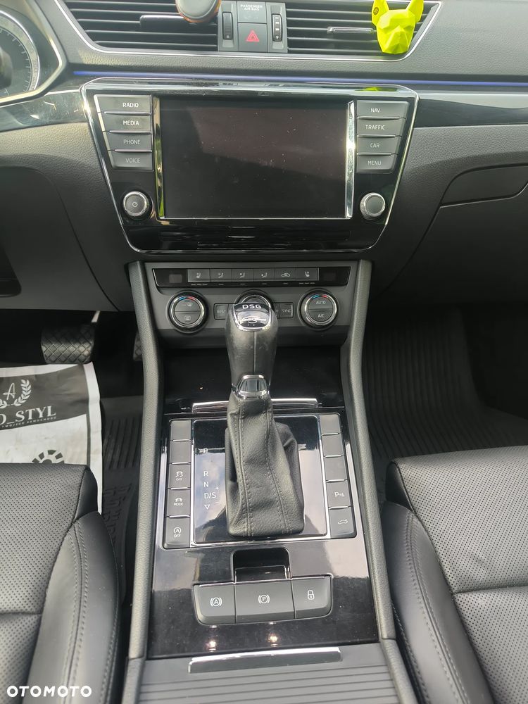 Skoda Superb 2.0 TDI 4x4 L&K DSG - 9