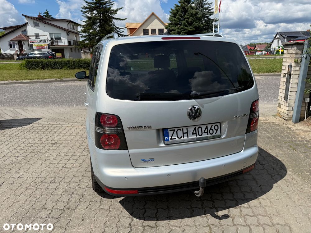 Volkswagen Touran 2.0 TDI Highline - 4