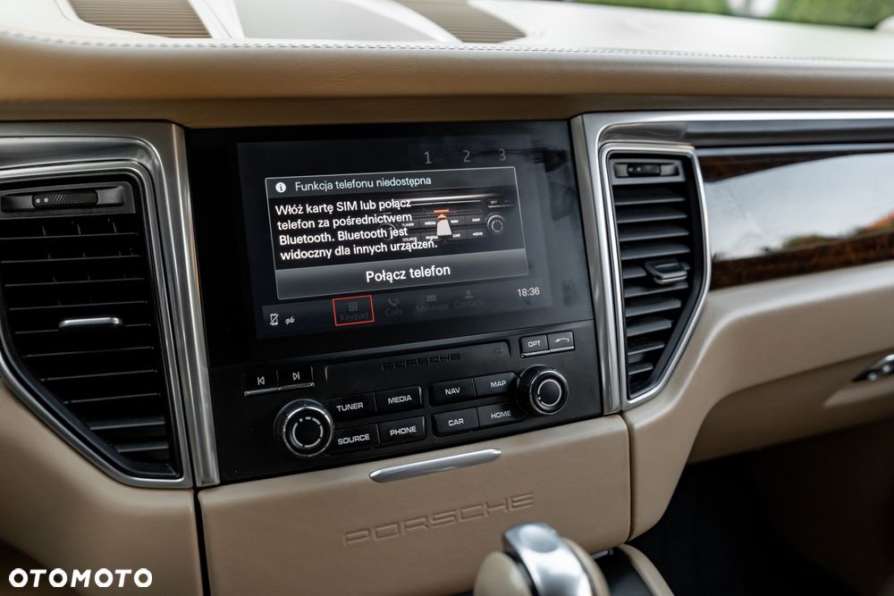 Porsche Macan Turbo - 30