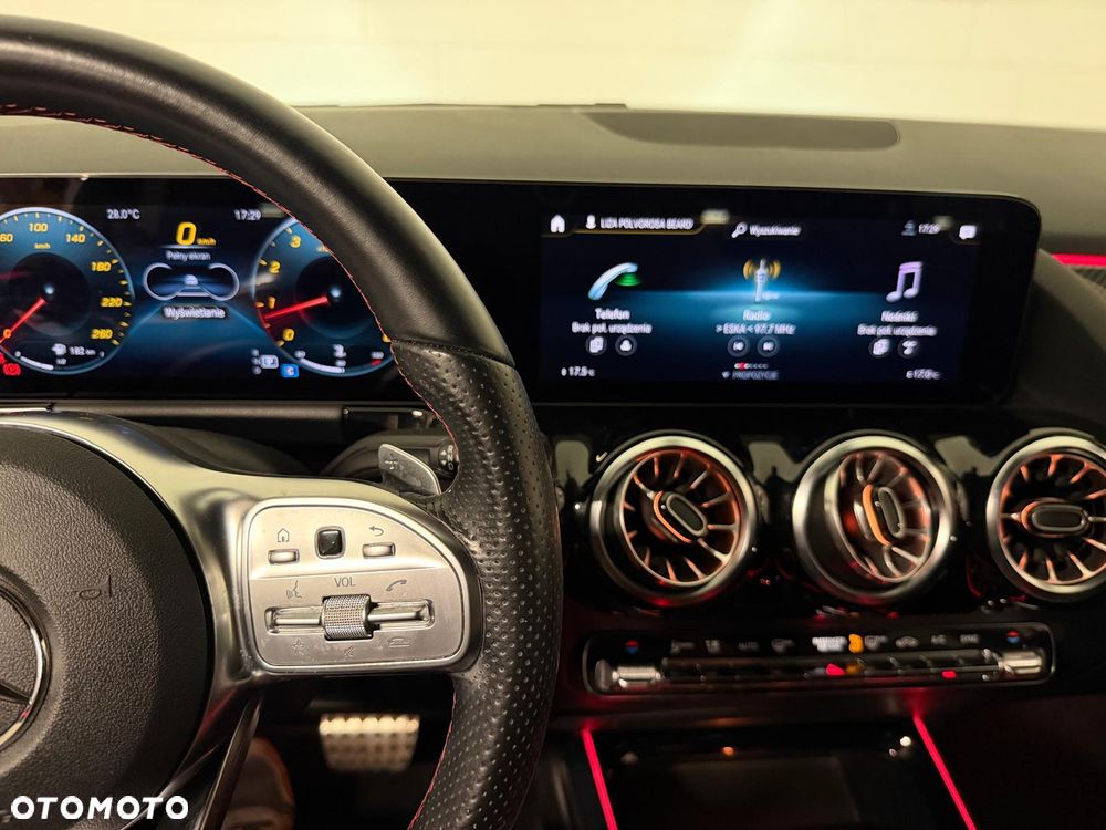 Mercedes-Benz GLA 250 AMG Line - 18