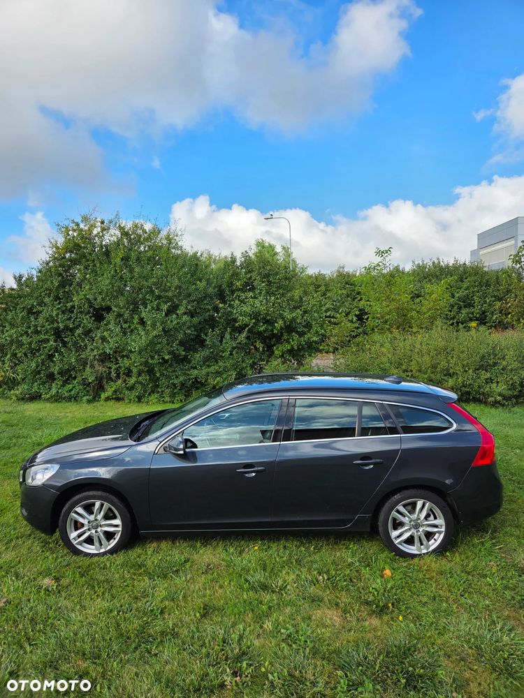 Volvo V60 D2 Momentum - 12