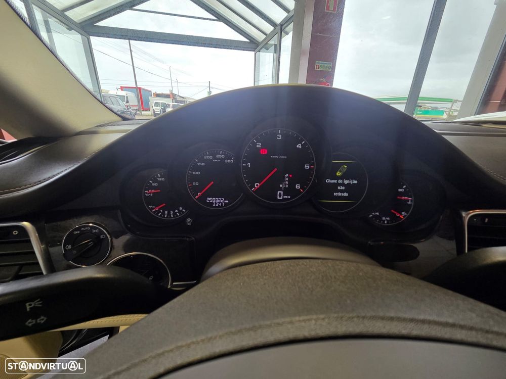 Porsche Panamera Platinum Edition - 12