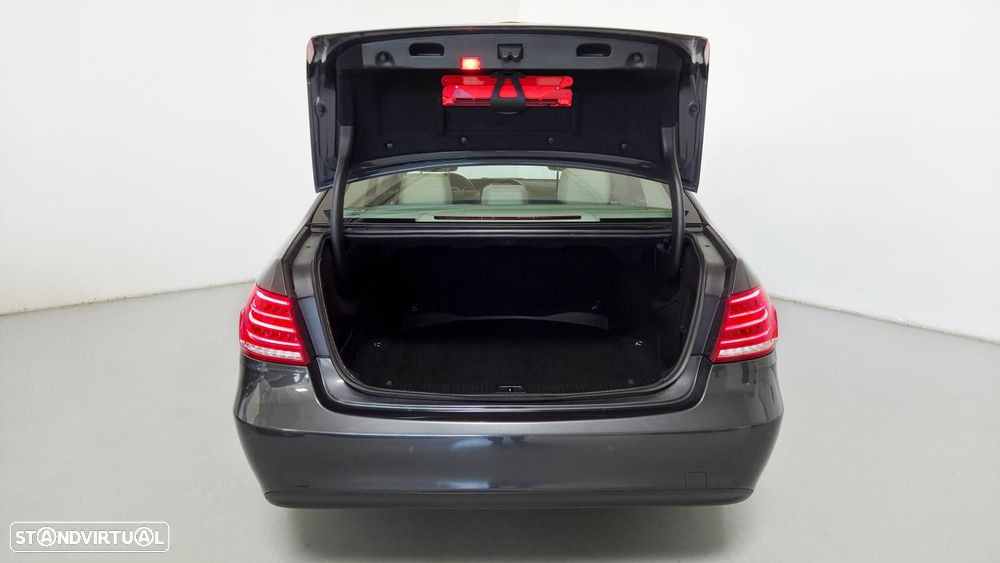 Mercedes-Benz E 250 7G-TRONIC Elegance - 9