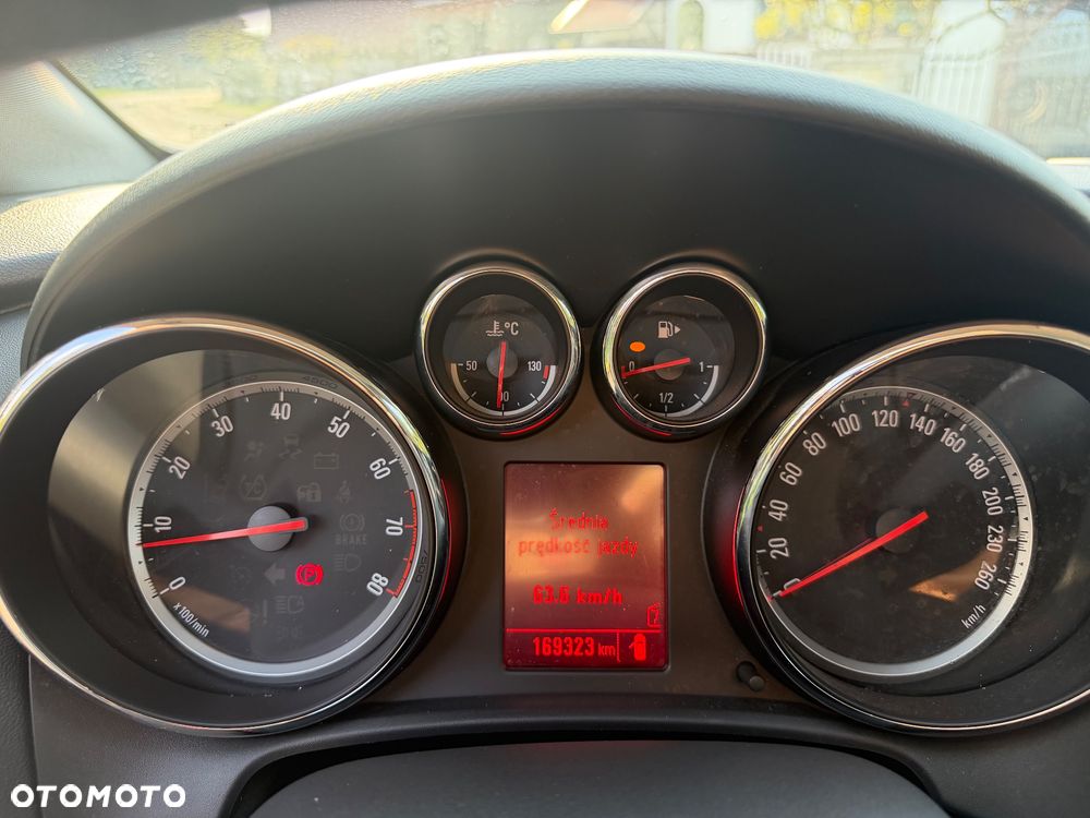 Opel Astra 1.4 Turbo 150 Jahre - 13