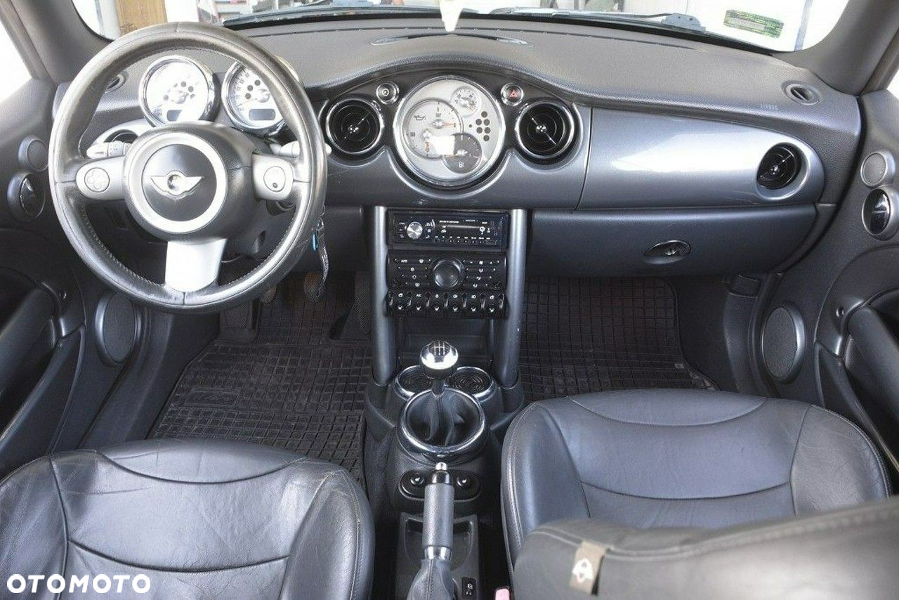 MINI Cooper Cabrio - 12