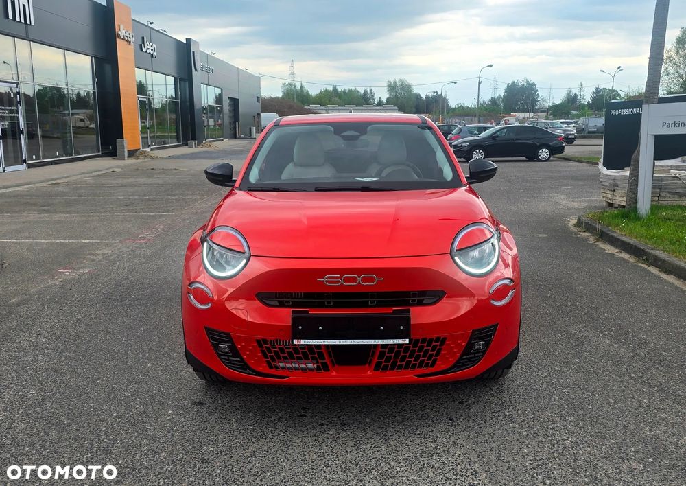 Fiat 600 1.2 Turbo La Prima eDCT - 2