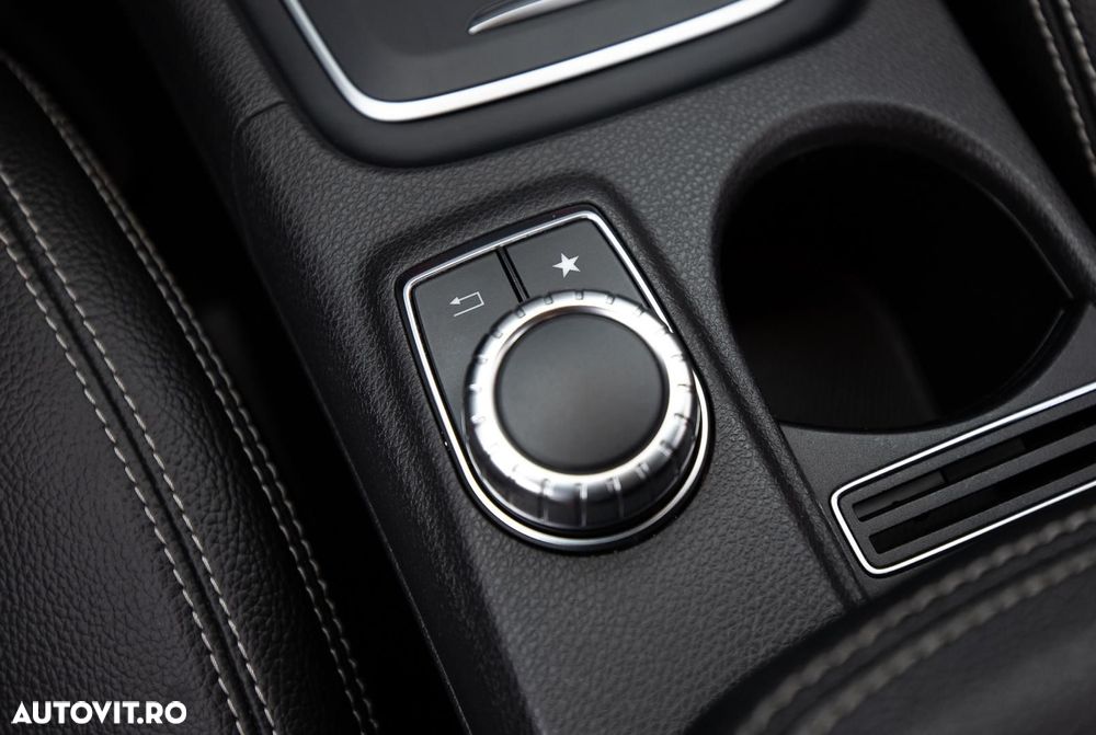 Mercedes-Benz GLA 200 d 4MATIC Aut. - 24