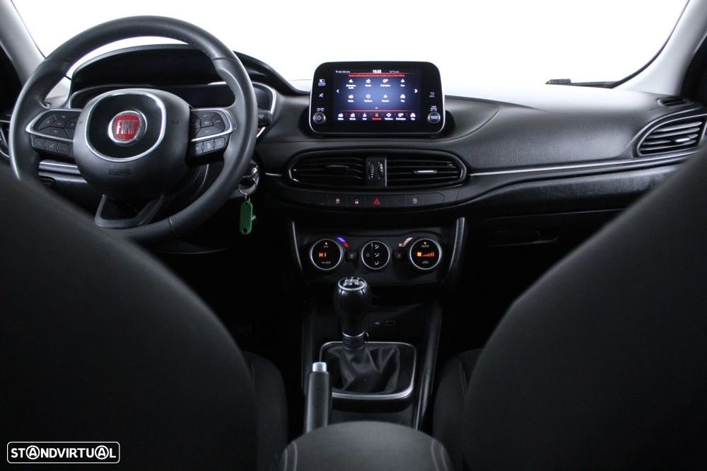 Fiat Tipo Station Wagon 1.3 M-Jet Lounge Tech - 17