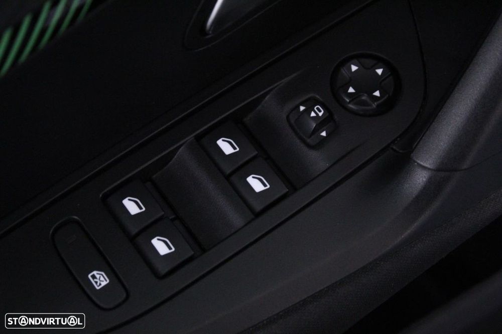 Peugeot 2008 1.2 PureTech Active - 21