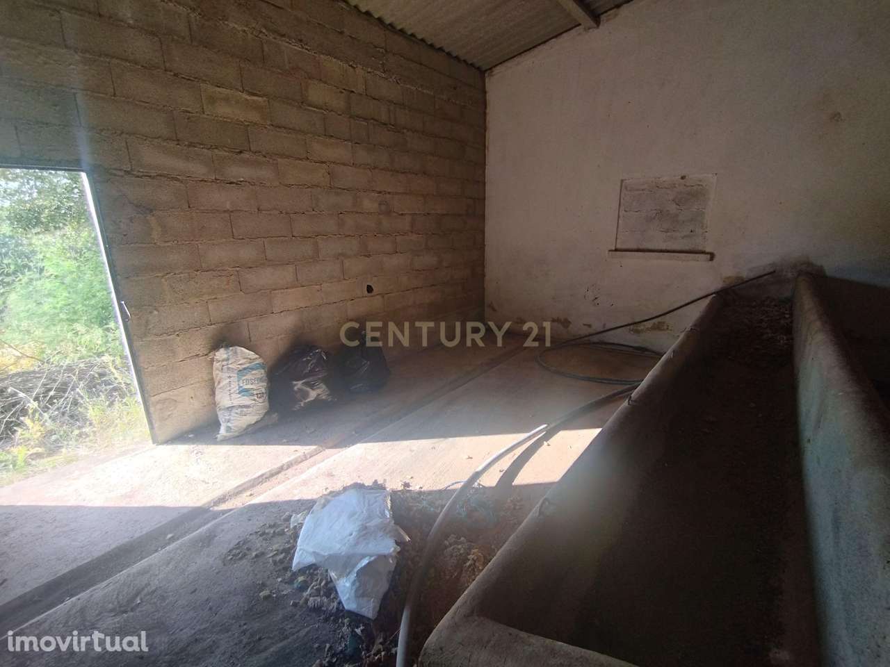 Propriedade com mais de 18 hectares de terreno rústico, localizado no - Grande imagem: 5/17