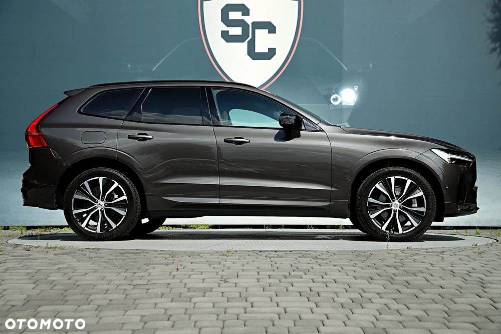 Volvo XC 60 B5 D AWD Ultimate Bright - 12