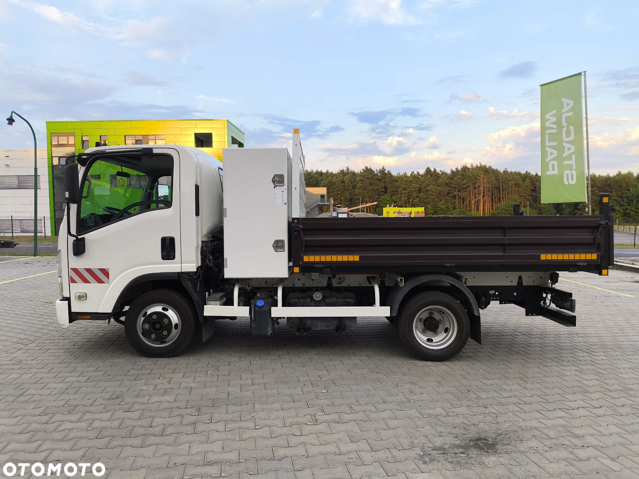 Isuzu N35 - 2