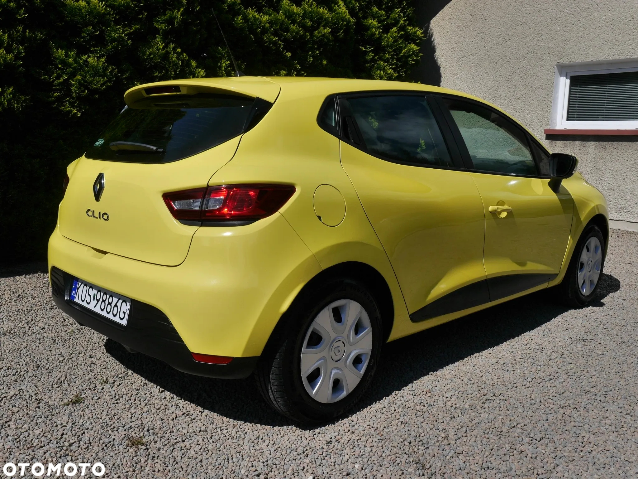 Renault Clio 1.2 16V 75 LIMITED - 11
