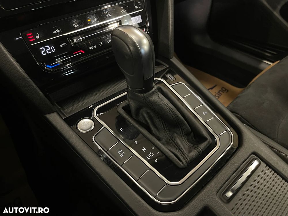 Volkswagen Passat 2.0 TDI SCR DSG Highline - 24