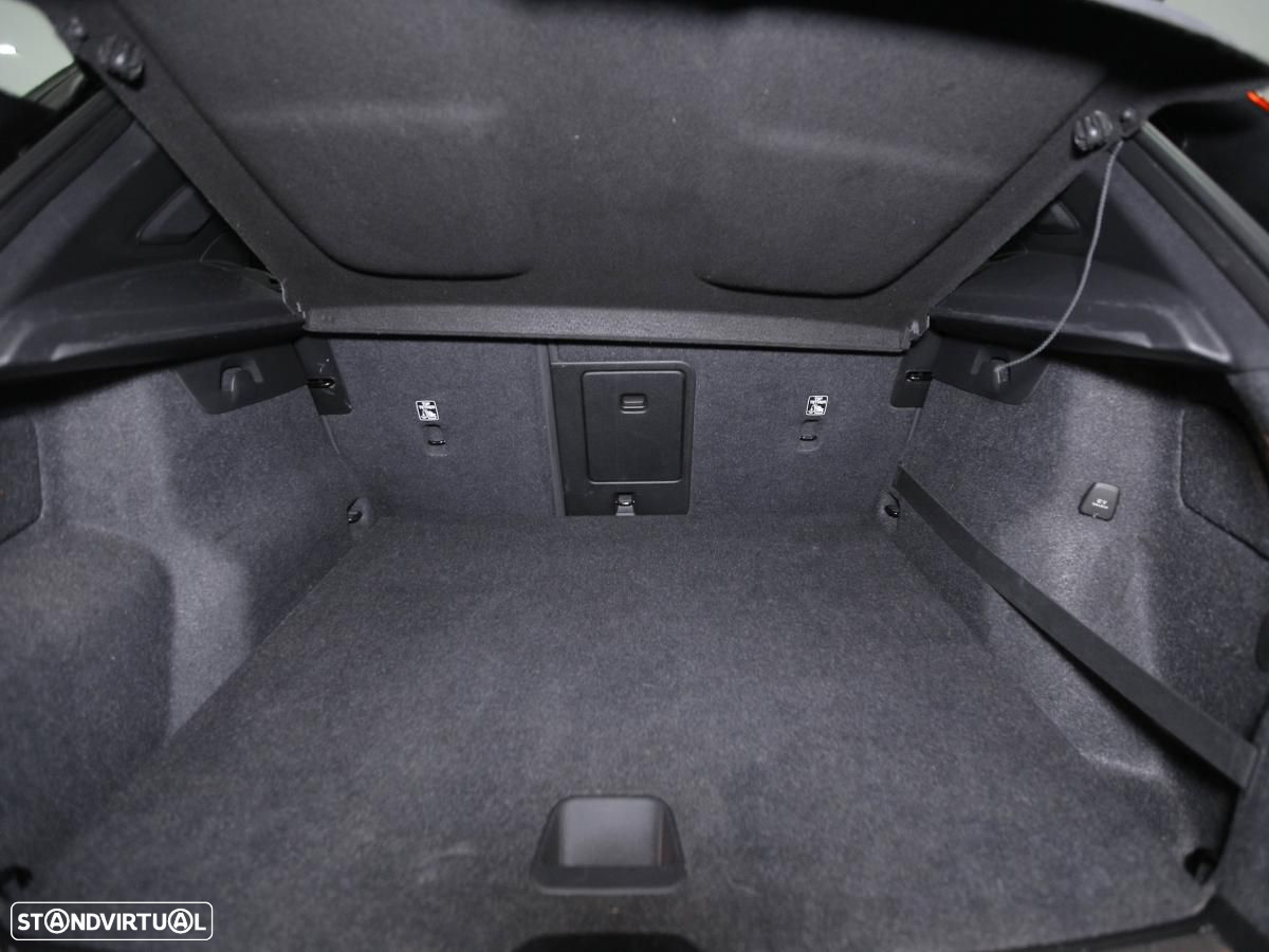 Volvo XC 40 1.5 T3 R-Design - 13