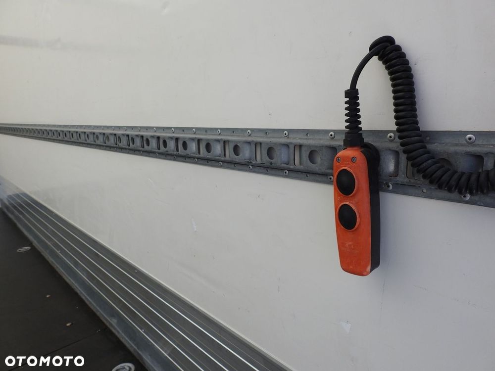 Ford TRANSIT  KONTENER WINDA 8 PALET BLIŹNIACZE KOŁA KLIMATYZACJA  130KM - 21