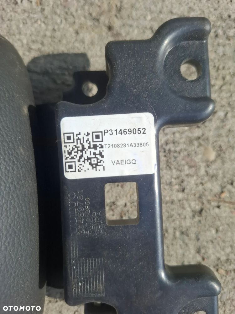 Volvo XC40 podłokietnik 31469052 - 3