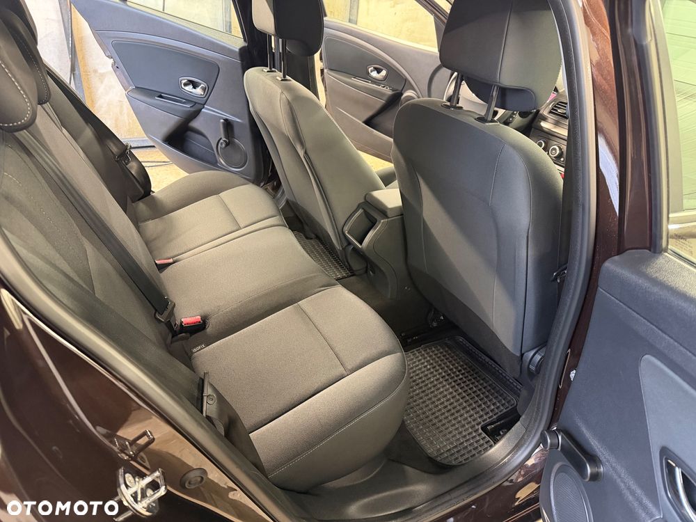 Renault Megane 1.6 16V Color Edition - 9