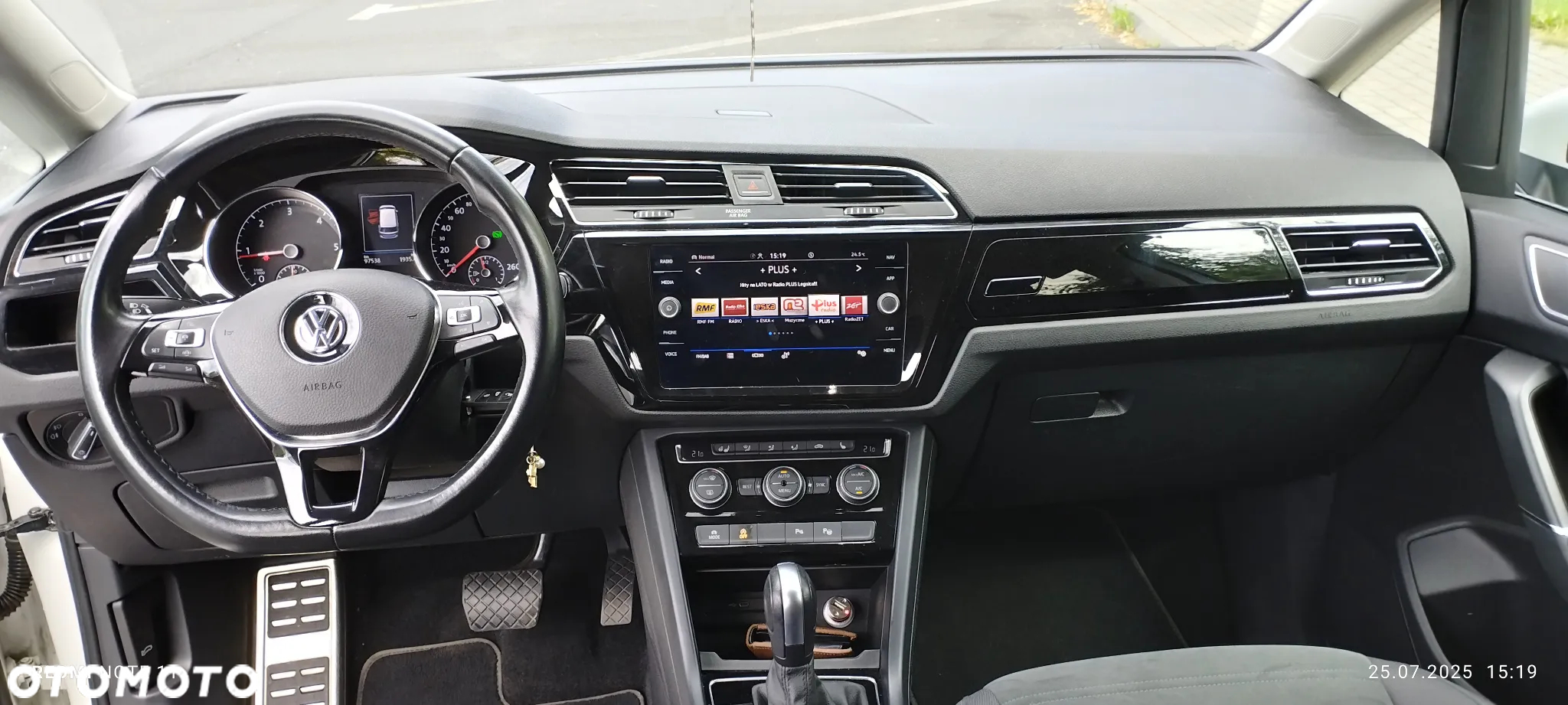 Volkswagen Touran - 16