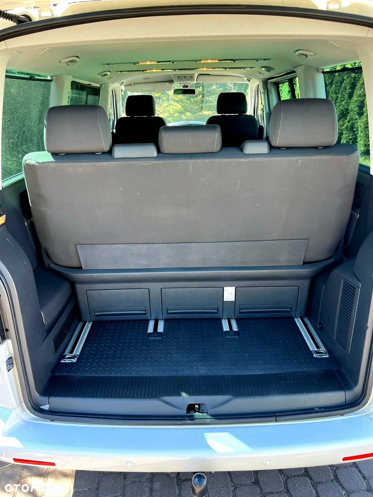Volkswagen Multivan - 12