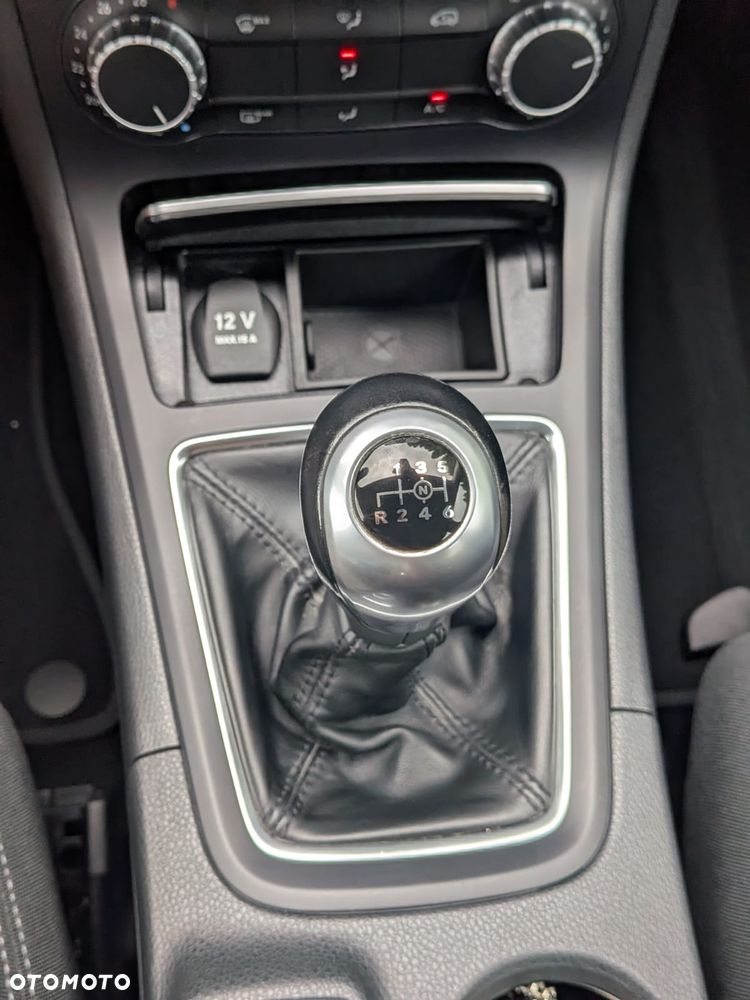 Mercedes-Benz Klasa B 180 Edition - 26