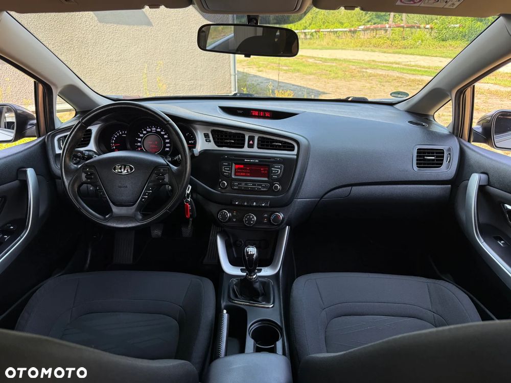 Kia Ceed 1.4 CVVT Dream Team Edition - 2