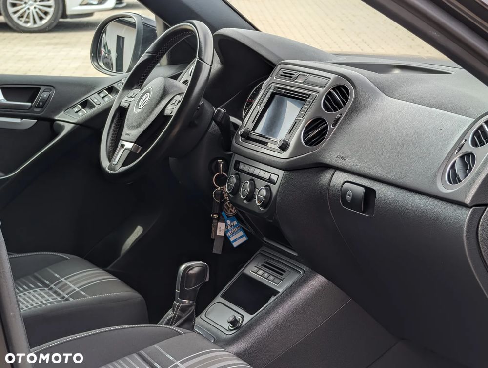 Volkswagen Tiguan 2.0 TDI SCR 4MOTION BlueMotion Technology DSG Lounge Sport & Style - 32