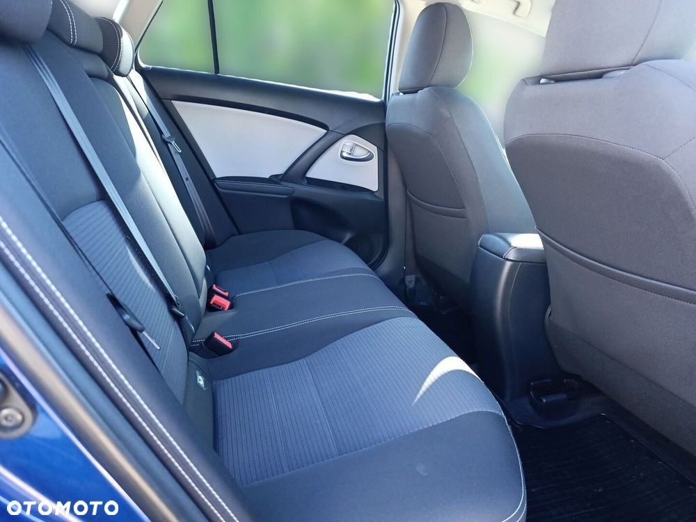 Toyota Avensis 2.0 D-4D Premium - 11