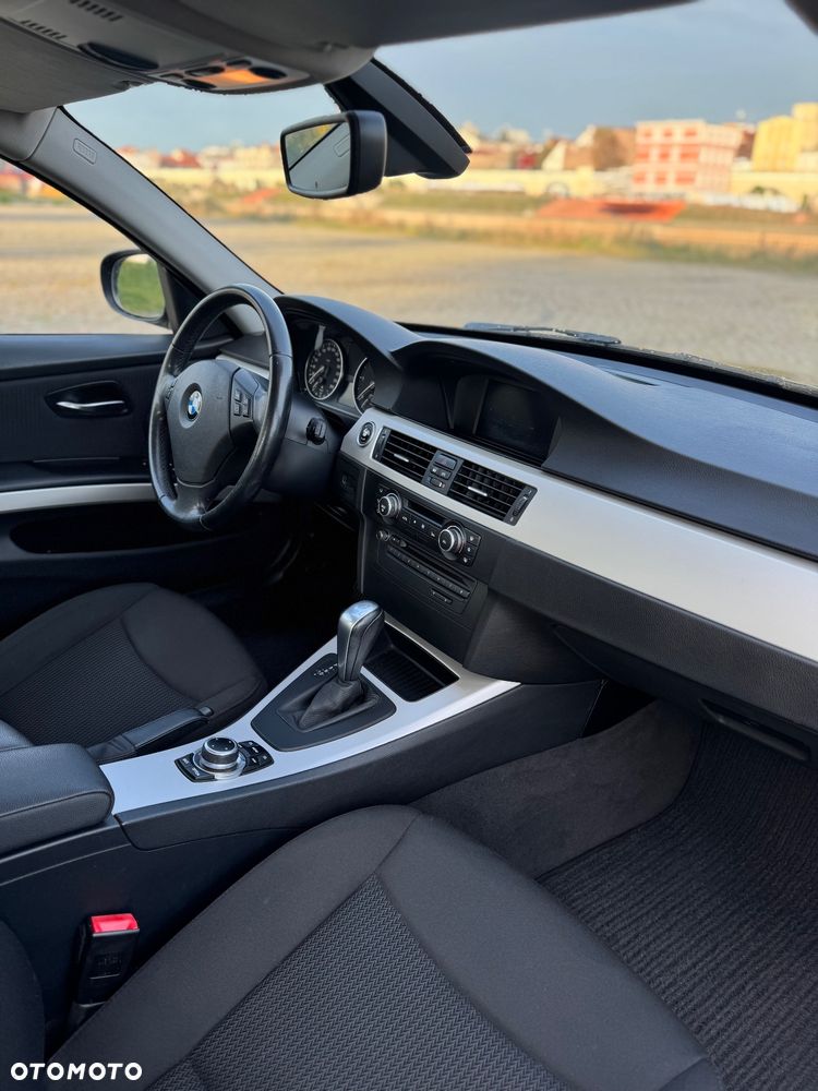 BMW Seria 3 318d - 12